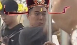 娱乐吃瓜君地铁判官