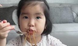 娱乐吃瓜酱出门在外,揭秘明星出行背后的趣味故事