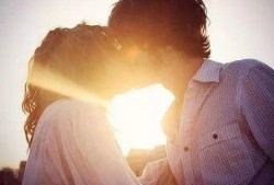 娱乐吃瓜情侣亲吻小说,娱乐圈甜蜜情侣的甜蜜瞬间